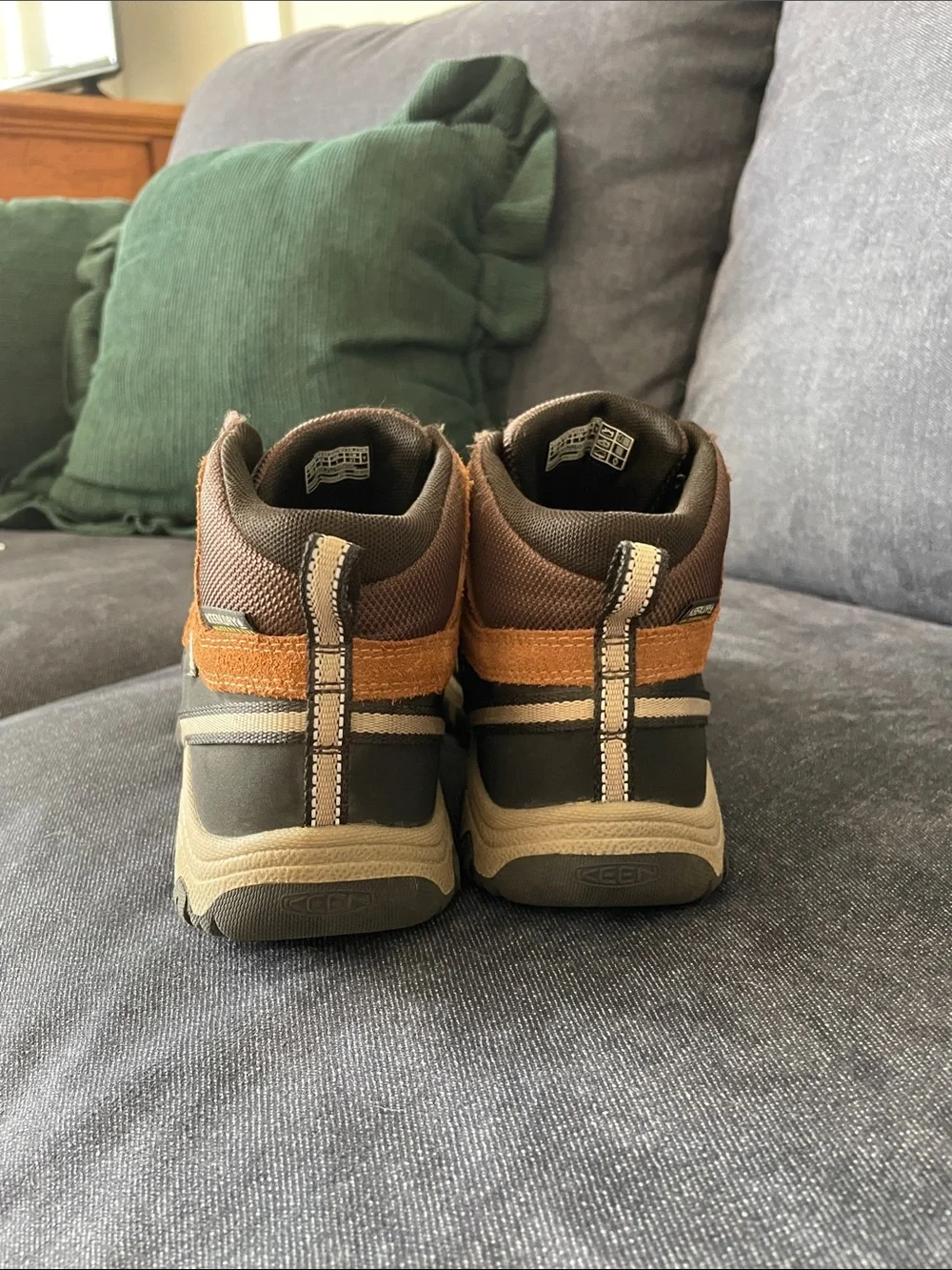 Keen Targhee IV mid hiking boots brown waterproof leather - big kids size 2